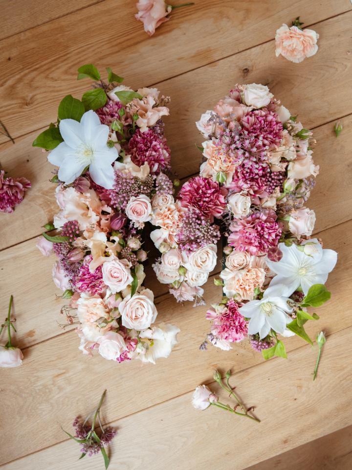 DIY: Blumen-Monogramm zum Muttertag | Tollwasblumenmachen.de