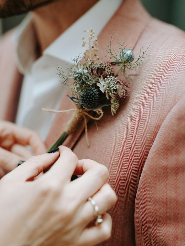 corsage bruiloft distel zeeuws knoopje