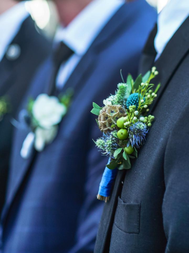 corsage bruiloft blauw | corsage blauwe distel