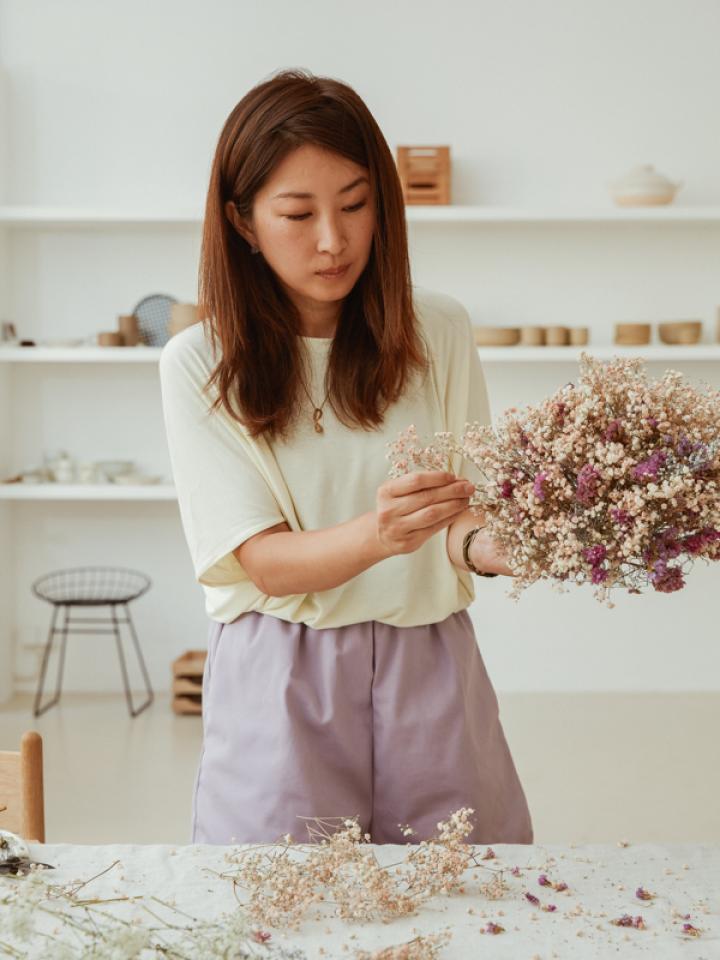 DIY Schleierkraut Deko-Ball mit Yoko Negi | Tollwasblumenmachen.de