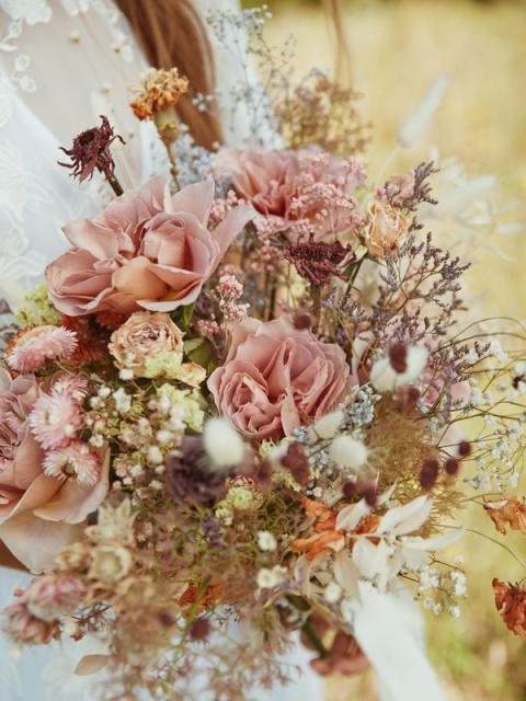 Brautstrauß mit frischen und getrockneten Blumen Tollwasblumenmachen.de